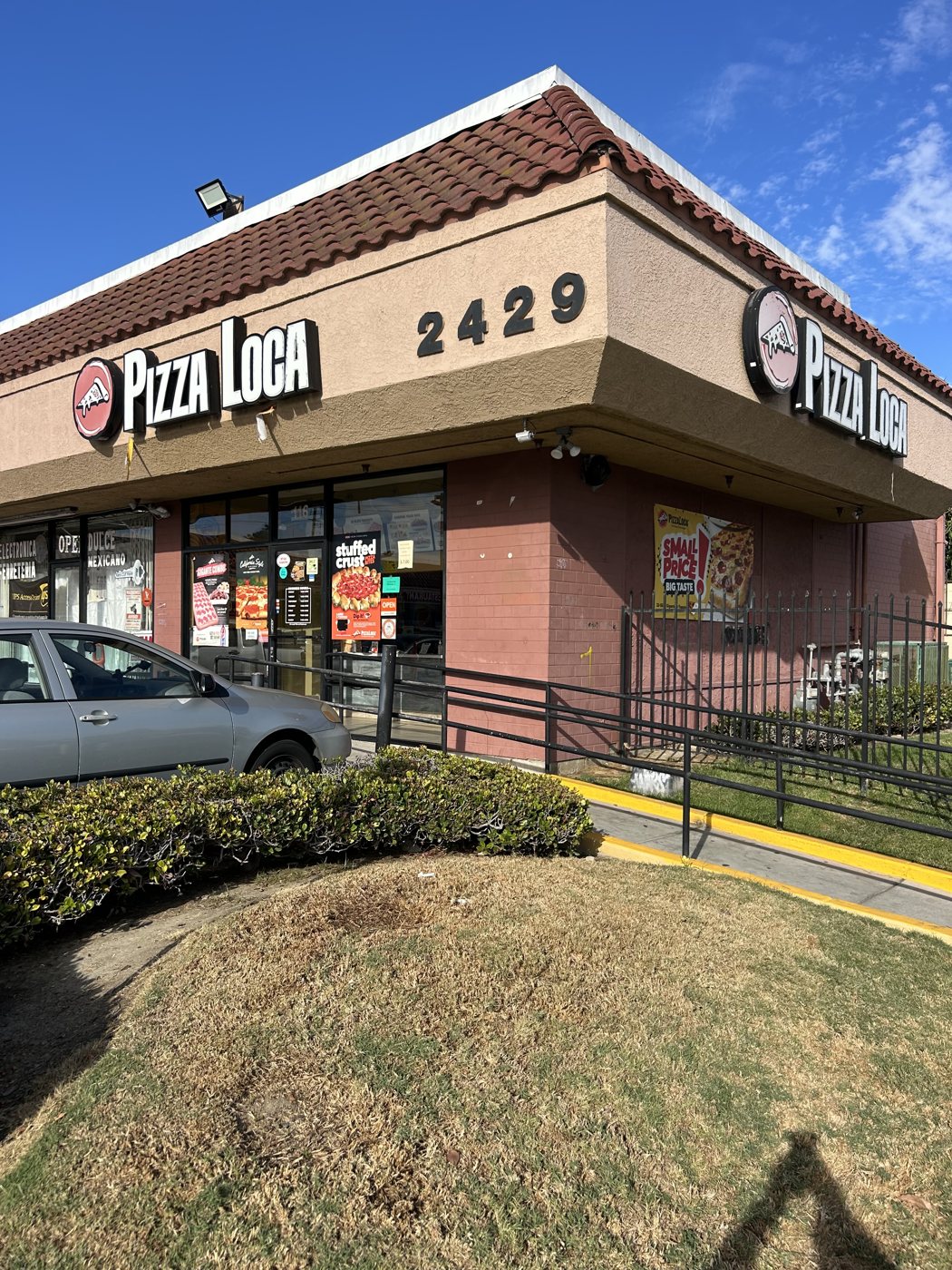 PizzaLoca Santa Ana storefront